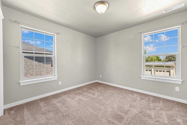 3869 Jackie Ln, Boise, ID 83704
