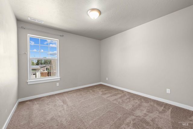 3869 Jackie Ln, Boise, ID 83704