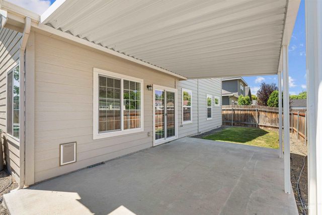 3869 Jackie Ln, Boise, ID 83704