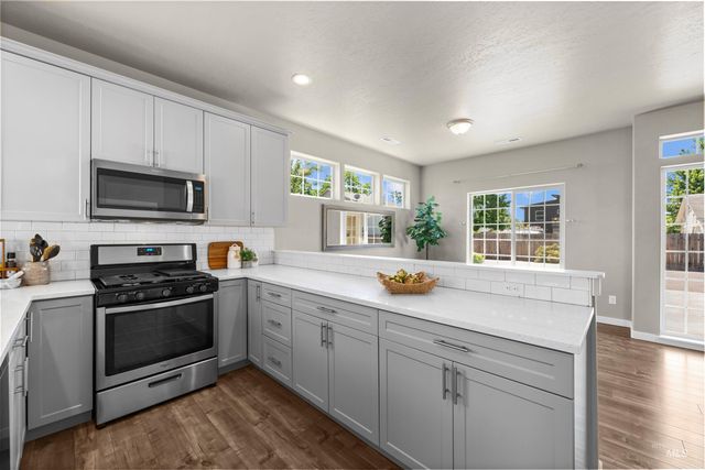 3869 Jackie Ln, Boise, ID 83704