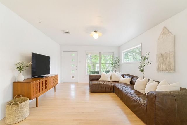 515 S Belknap Street, Sugar Land, TX 77478