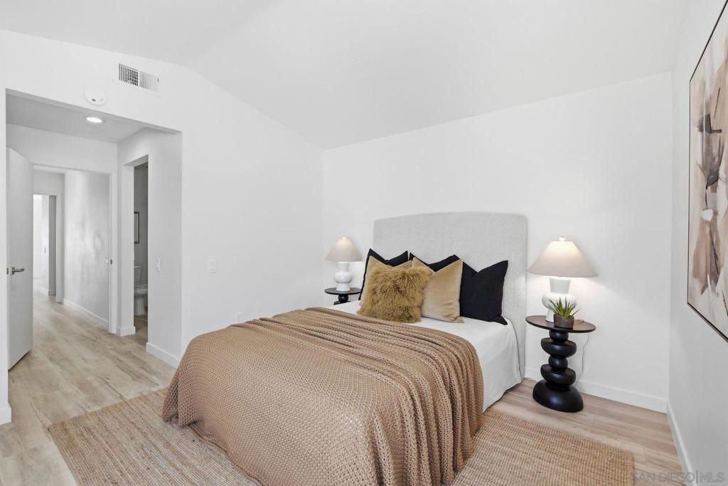 Image 13 of property listing at 13366 Tiverton Road, San Diego, CA 92130