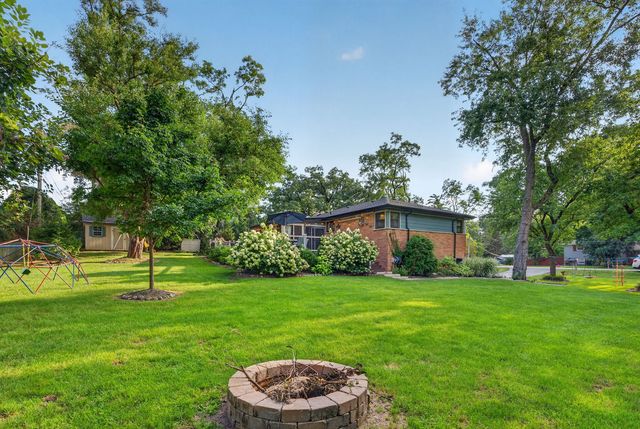 12431 S 76th Avenue, Palos Heights, IL 60463