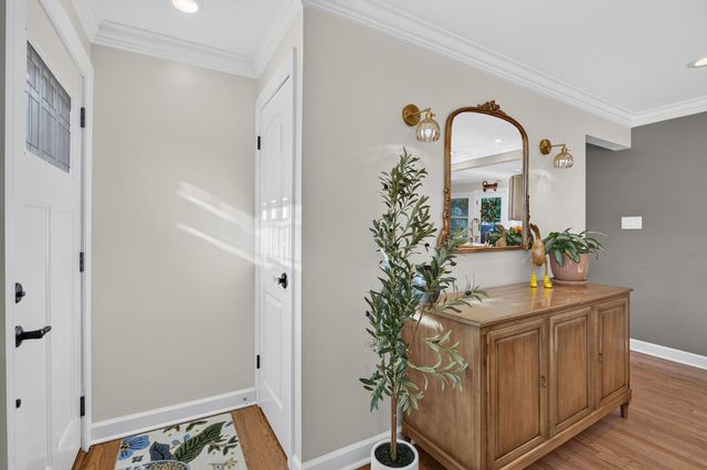 12431 S 76th Avenue, Palos Heights, IL 60463