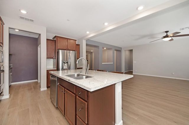 7032 Castle Rock Way, Roseville, CA 95747