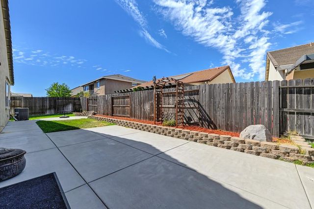 7032 Castle Rock Way, Roseville, CA 95747