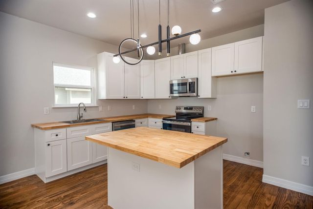 193 Powderhorn Lane, Port Lavaca, TX 77979