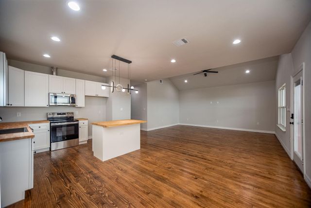 193 Powderhorn Lane, Port Lavaca, TX 77979