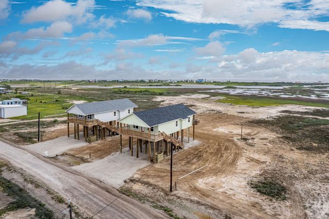 193 Powderhorn Lane, Port Lavaca, TX 77979