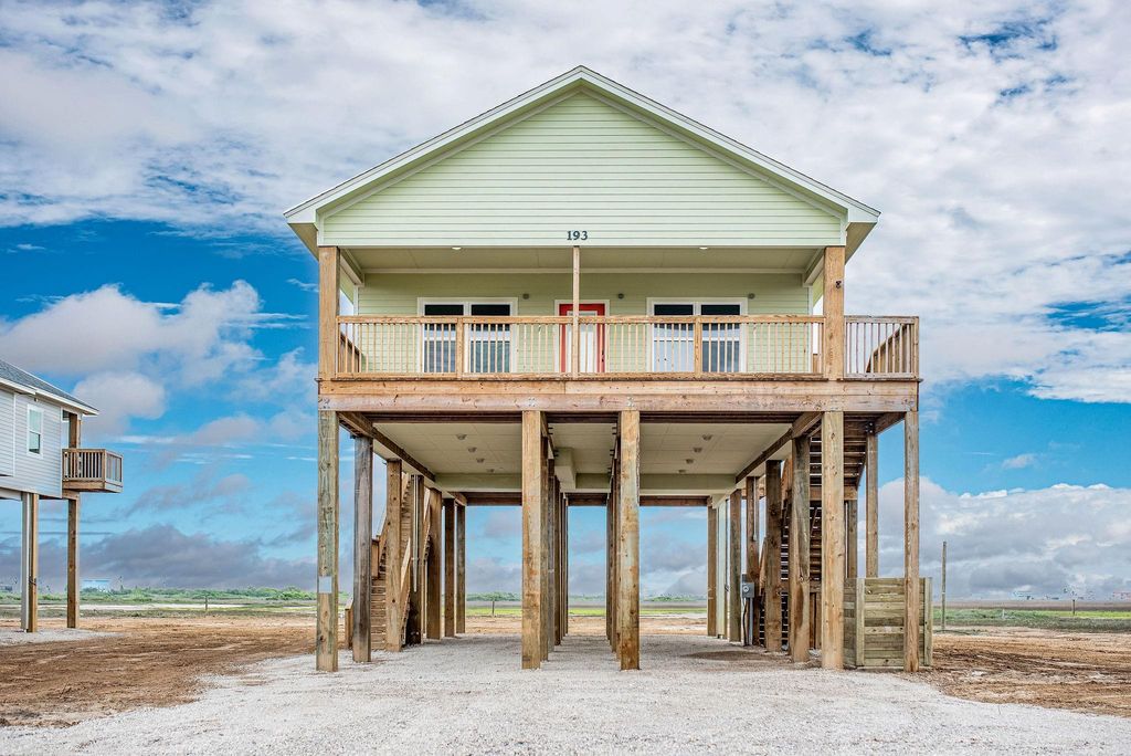 193 Powderhorn Lane, Port Lavaca, TX 77979