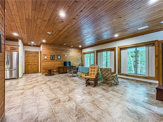 418 Dogwood Ridge, Yellville, AR 72687