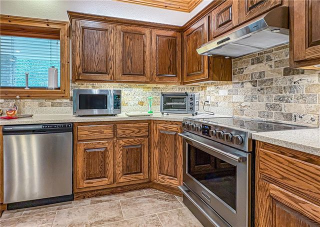 418 Dogwood Ridge, Yellville, AR 72687