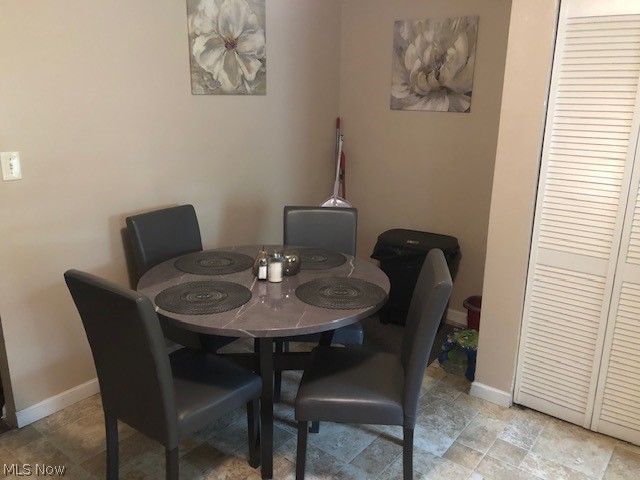 13104 Wainfleet Avenue, Cleveland, OH 44135