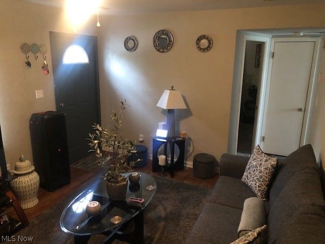 13104 Wainfleet Avenue, Cleveland, OH 44135