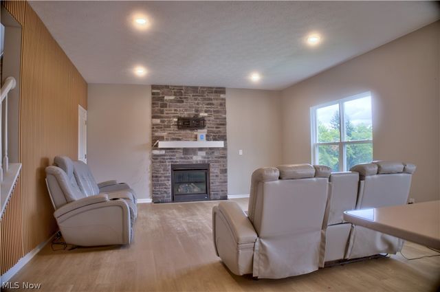 3367 Ponderosa, Green, OH 44685