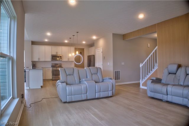3367 Ponderosa, Green, OH 44685