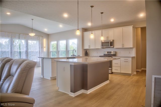 3367 Ponderosa, Green, OH 44685