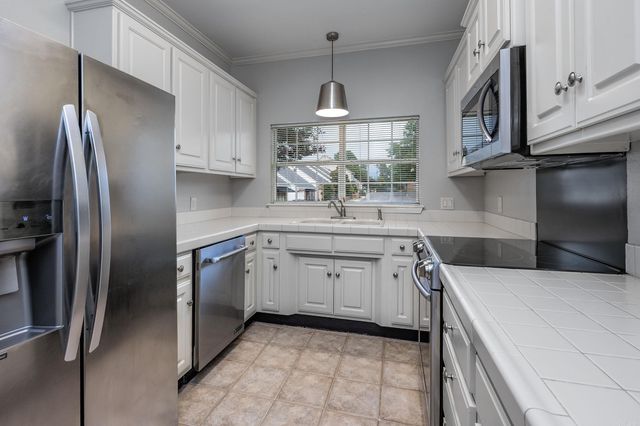 28 Foxcroft Village Dr Drive, Little Rock, AR 72227