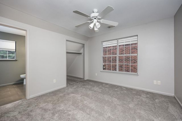 28 Foxcroft Village Dr Drive, Little Rock, AR 72227