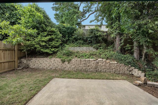 28 Foxcroft Village Dr Drive, Little Rock, AR 72227