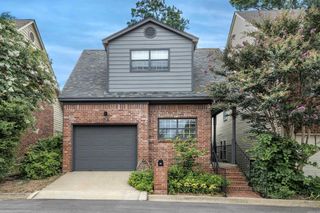 28 Foxcroft Village Dr Drive, Little Rock, AR 72227