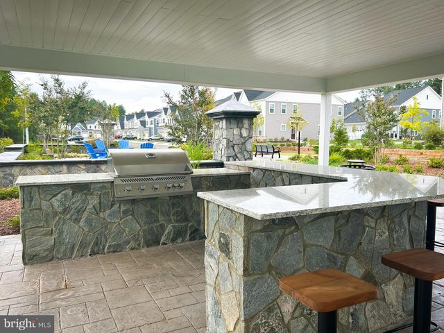 9204 CRESTVIEW RIDGE DR, Bristow, VA 20136