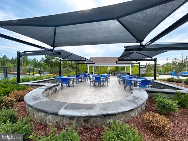 9204 CRESTVIEW RIDGE DR, Bristow, VA 20136