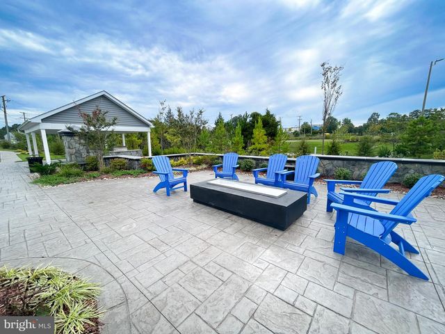 9204 CRESTVIEW RIDGE DR, Bristow, VA 20136