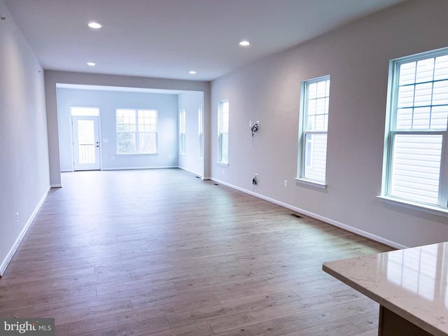 9204 CRESTVIEW RIDGE DR, Bristow, VA 20136