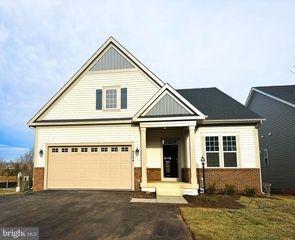 9204 CRESTVIEW RIDGE DR, Bristow, VA 20136