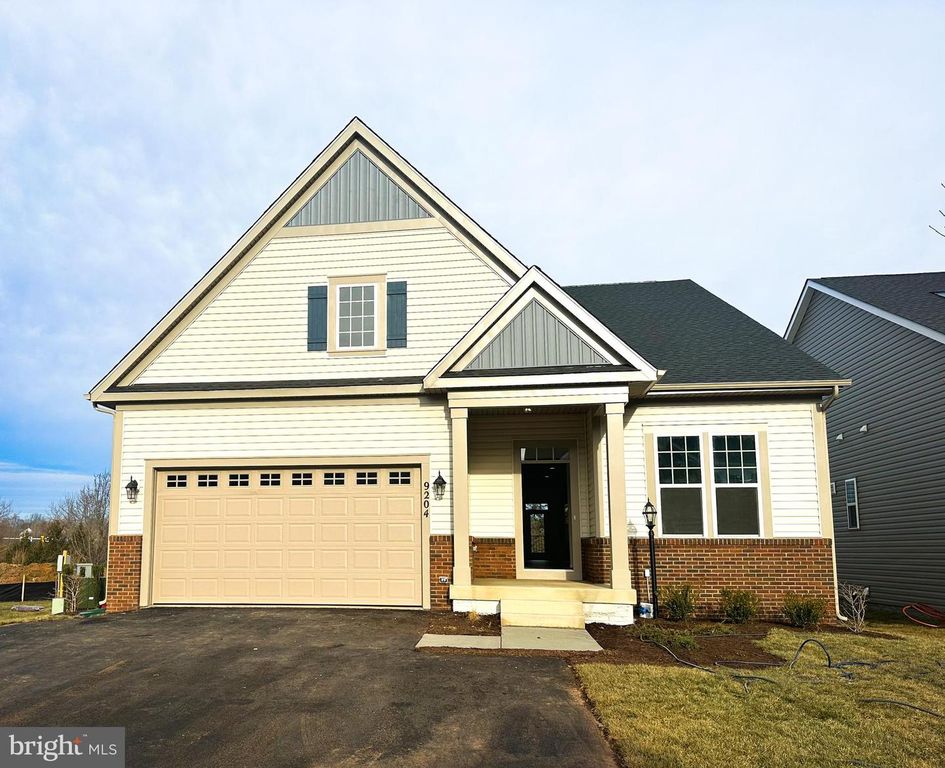 9204 CRESTVIEW RIDGE DR, Bristow, VA 20136