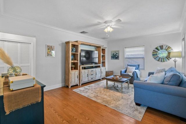 444 ZEPHYR Way, Juno Beach, FL 33408