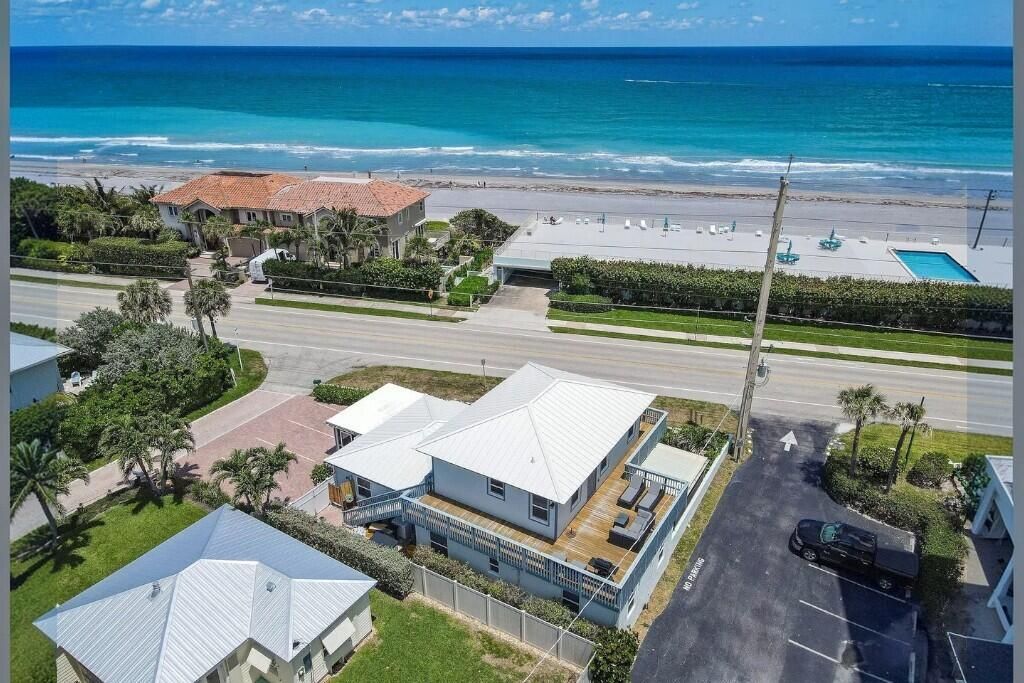444 ZEPHYR Way, Juno Beach, FL 33408