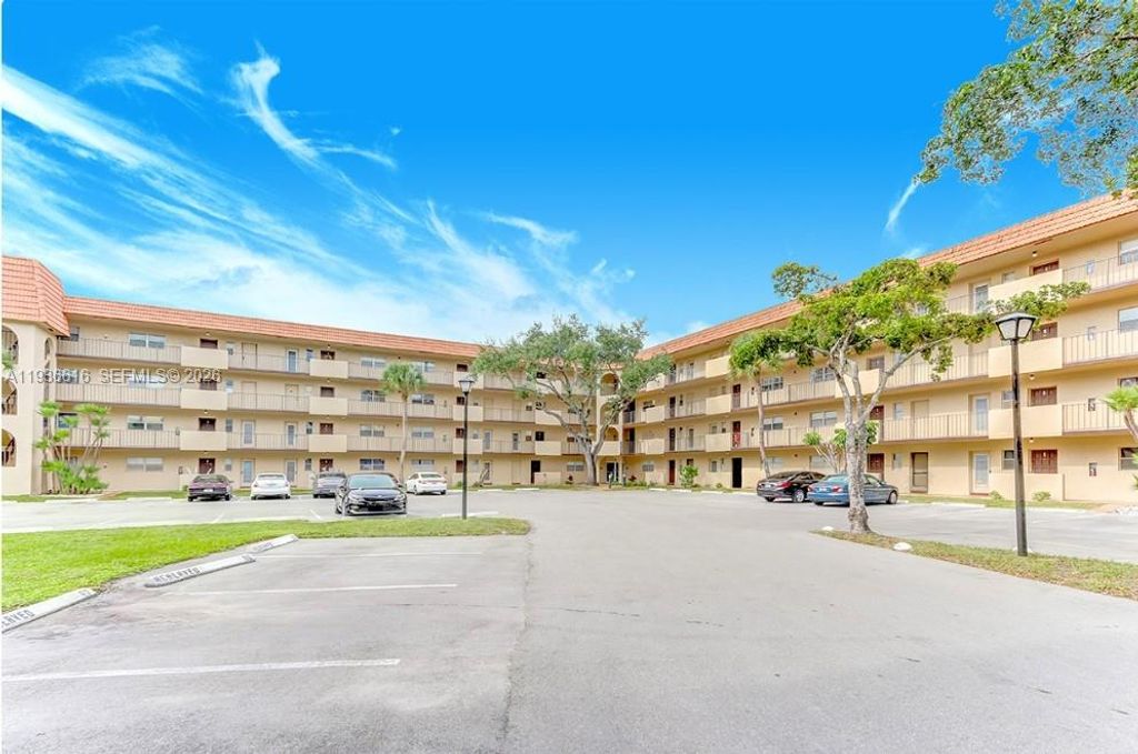 6301 N Falls Cir Drive 313, Lauderhill, FL 33319