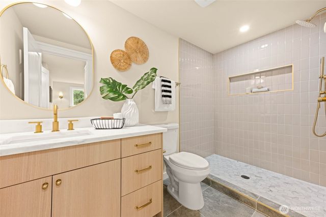 7536 13th Avenue NW, Seattle, WA 98117