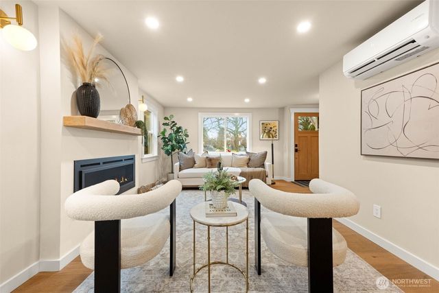 7536 13th Avenue NW, Seattle, WA 98117