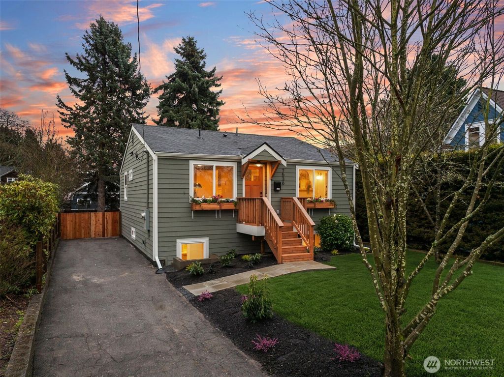 7536 13th Avenue NW, Seattle, WA 98117