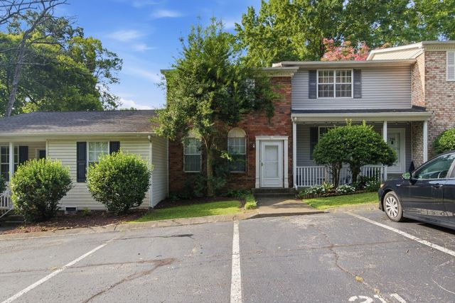 211 Oak Grove Dr, Nashville, TN 37217