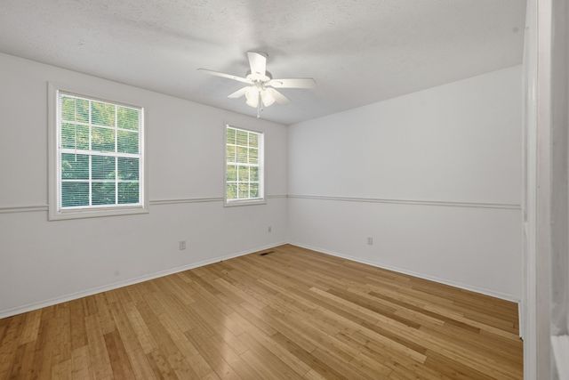 211 Oak Grove Dr, Nashville, TN 37217