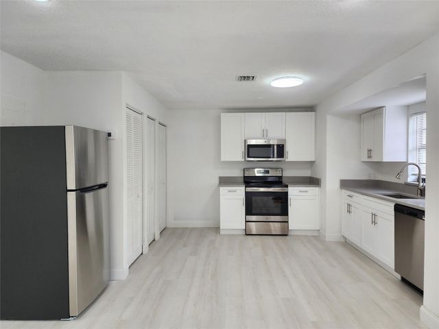 320 NW 4th Avenue 1, Deerfield Beach, FL 33441