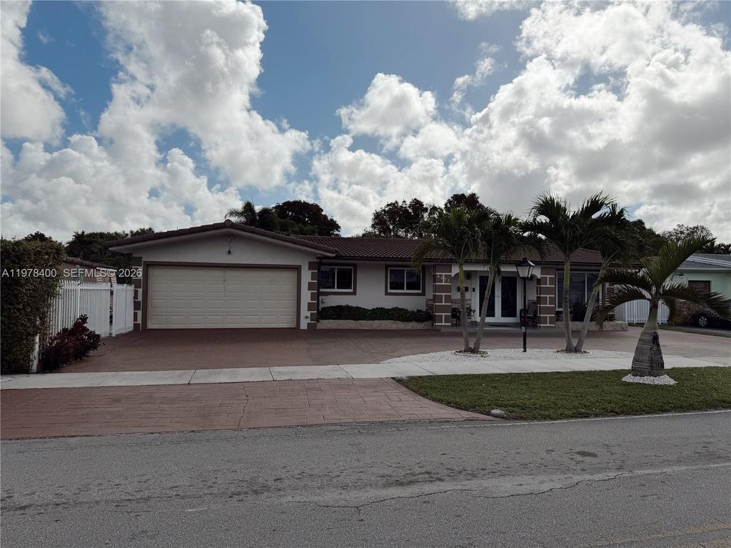 8075 W 18th Ln, Hialeah, FL 33014