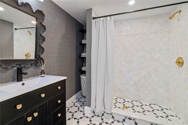 5451 Black Street, East Liberty, PA 15206