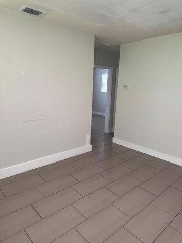 110 SW 7th Avenue 1a, Dania Beach, FL 33004