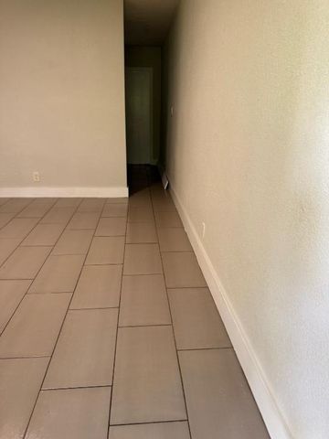 110 SW 7th Avenue 1a, Dania Beach, FL 33004