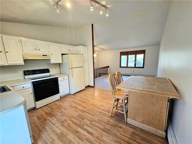 3 Lakeview Drive, Narragansett, RI 02882