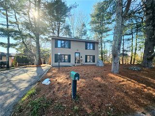 3 Lakeview Drive, Narragansett, RI 02882