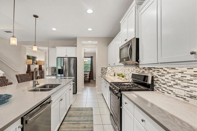 1038 BUTTERCUP GLEN, Bradenton, FL 34212