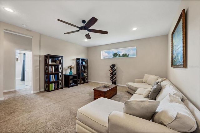 1038 BUTTERCUP GLEN, Bradenton, FL 34212