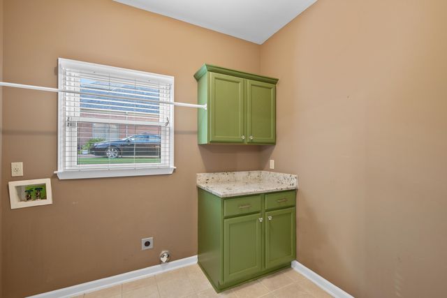 9175 WREN HILL DR, Lakeland, TN 38002