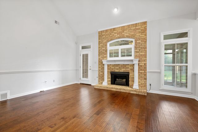 9175 WREN HILL DR, Lakeland, TN 38002